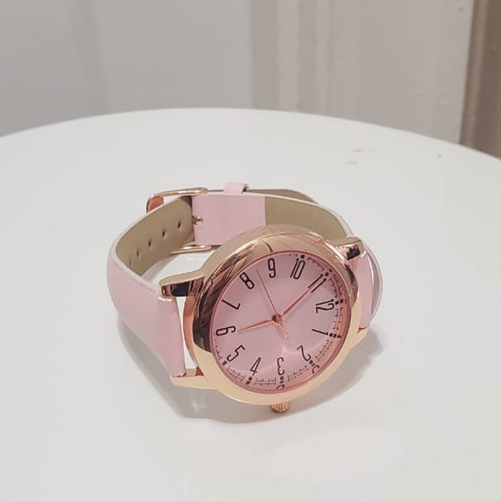 Rose Gold Tone With Pinkdial Wristwatch. ๐ด